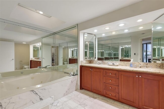 Building Photo - 20191 E Country Club Dr