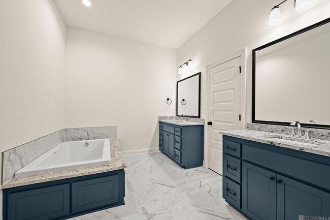 Building Photo - 13932 Mullins Dr