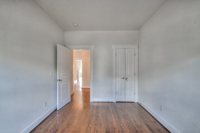 Building Photo - 1319B Pillow St