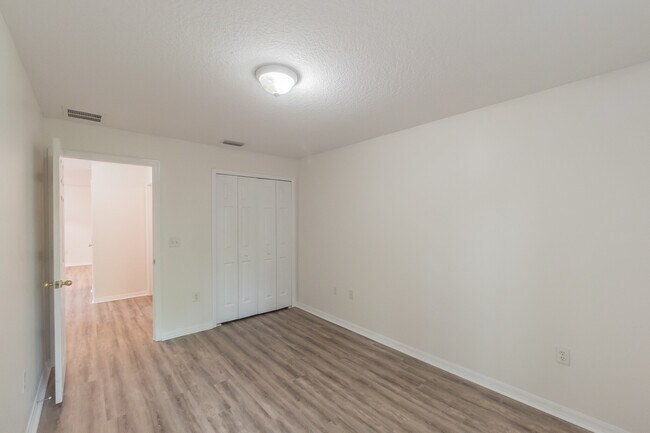 Building Photo - 502 Paulling Dr