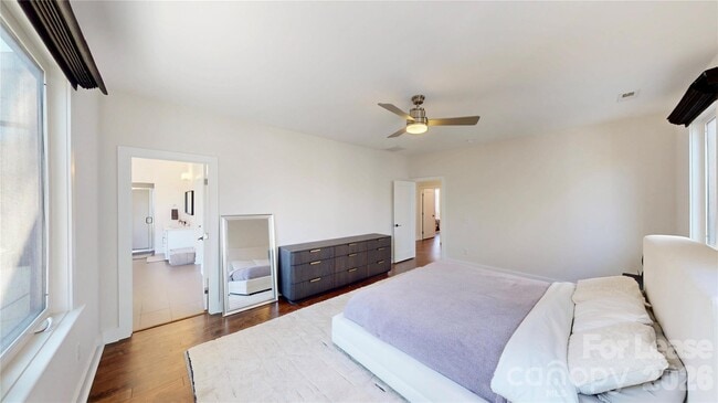 Building Photo - 1220 Lomax Ave