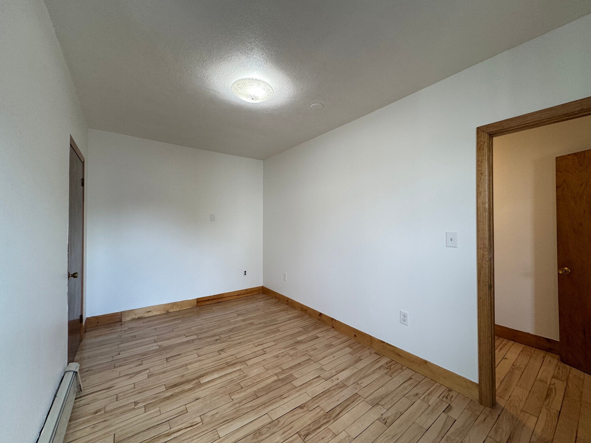 Building Photo - 114 Thorndike St