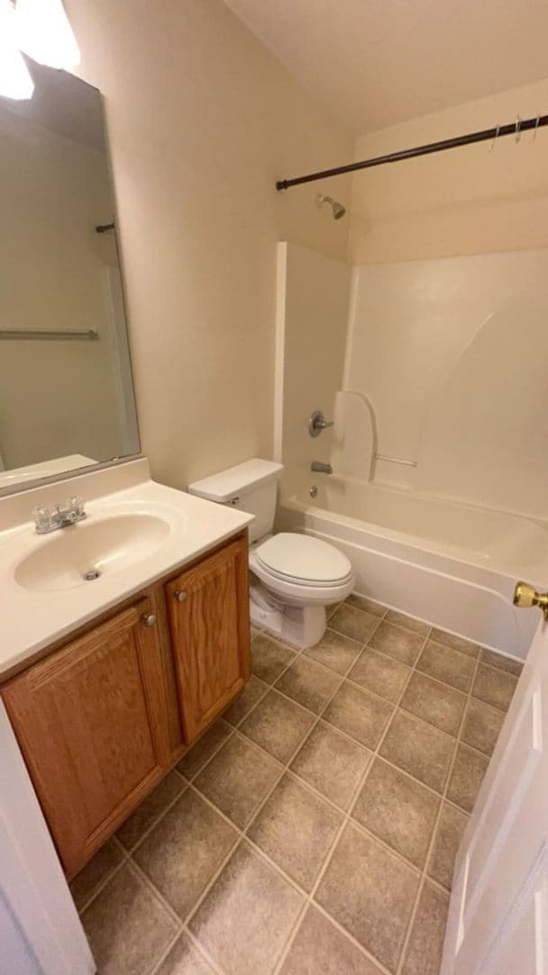 Building Photo - Woodbury 3 BD, 2BA home