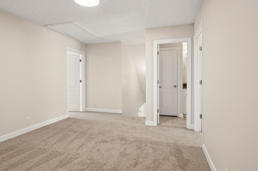 Building Photo - 2741 Rosedale Pl