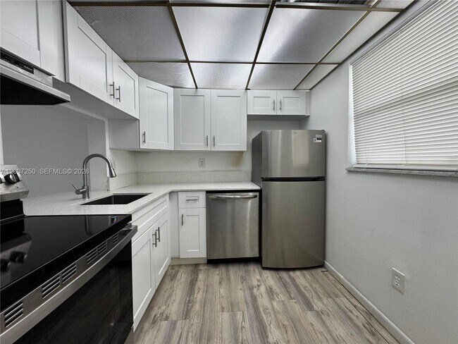 Building Photo - 2800 NW 56th Ave