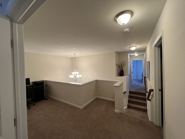 Building Photo - Beautiful like-new townhouse in Parkland school disctrict!