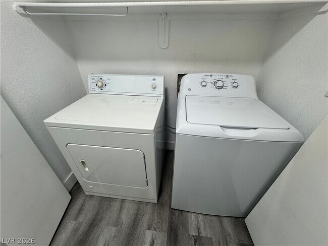 Building Photo - 10171 Arlington Abby St