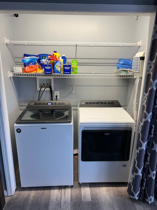 Building Photo - 1044 Cindy Jo Ct