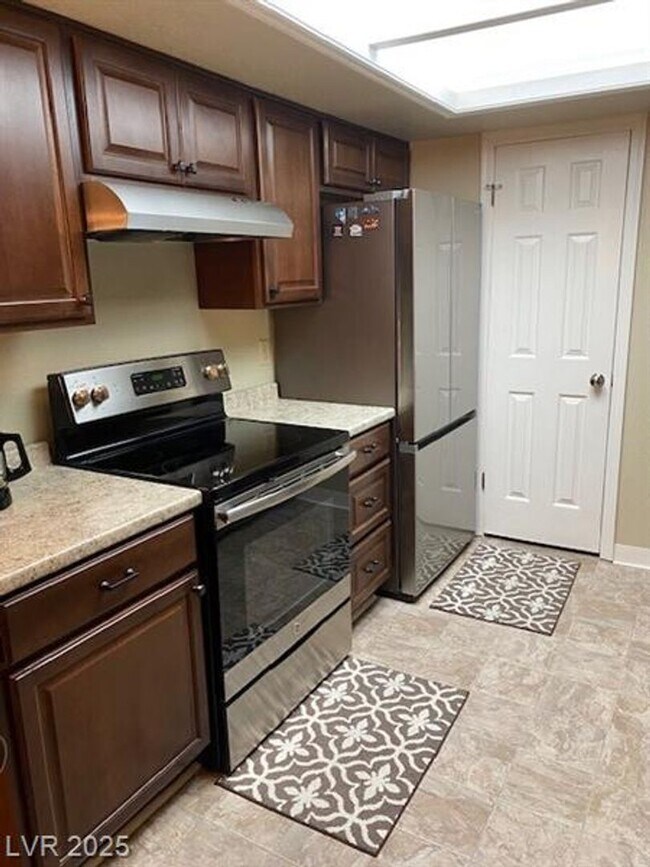 Building Photo - 1 Bedroom Laughlin Condo located in South Bay