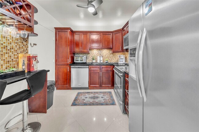 Building Photo - 3725 S Ocean Dr