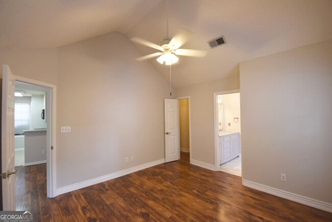 Building Photo - 115 S Fairfield Dr
