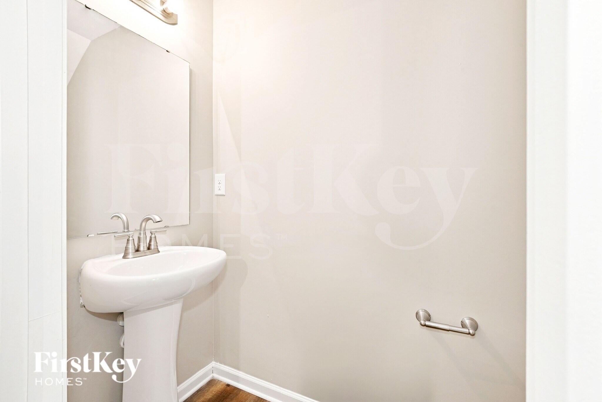 Building Photo - 2602 Meadow Knoll Dr