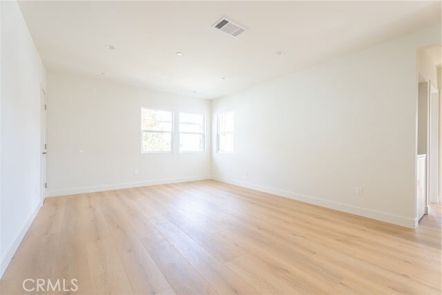 Building Photo - 1065 E Spazier Ave