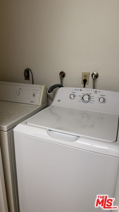 Building Photo - 4260 Vía Arbolada