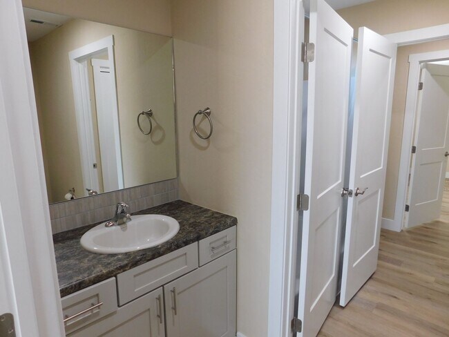 Building Photo - 1725 N 7th St