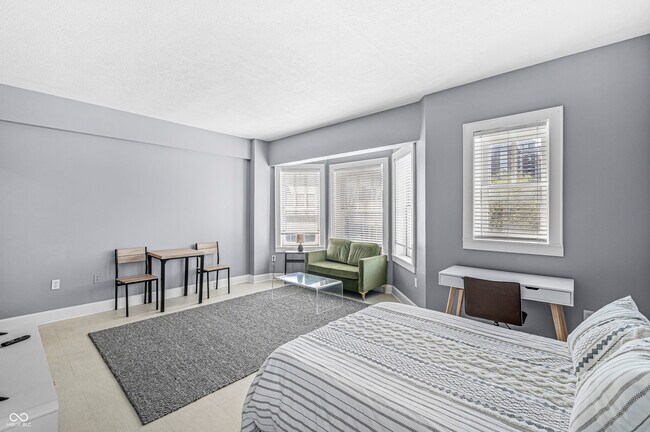 Building Photo - 230 E 9th St