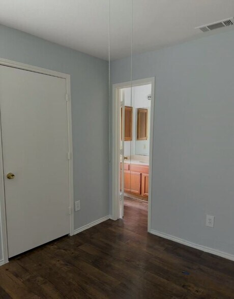 Building Photo - 3019 Oak Ridge Pl