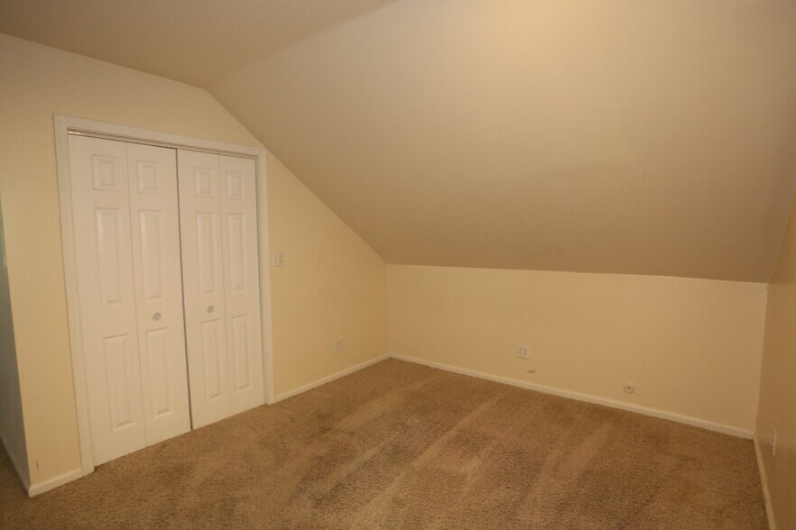 Building Photo - 2458 N Clybourn Ave