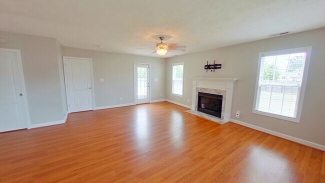 Building Photo - 622 Thorncliff Dr