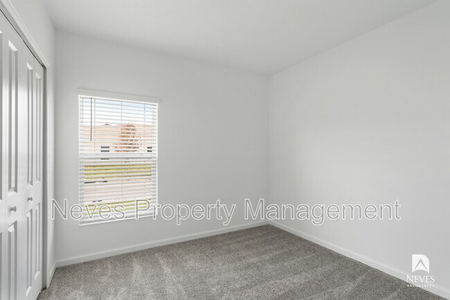 Building Photo - 4980 Worchester Dr
