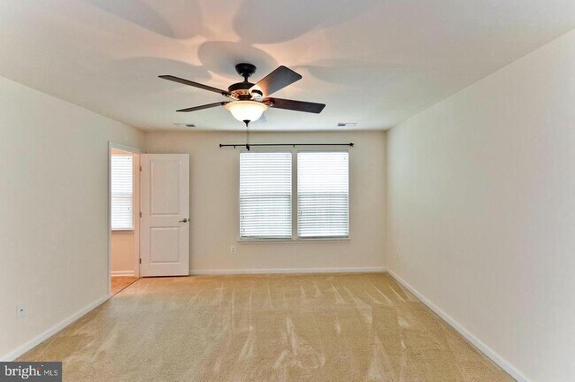 Building Photo - 5424 Double Day Ln