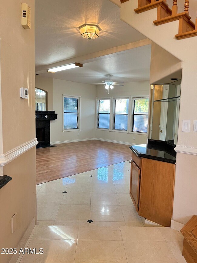 Building Photo - 5545 W Wethersfield Dr