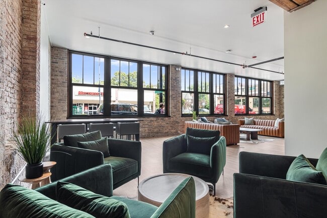 Building Photo - 2032 N Clybourn Ave