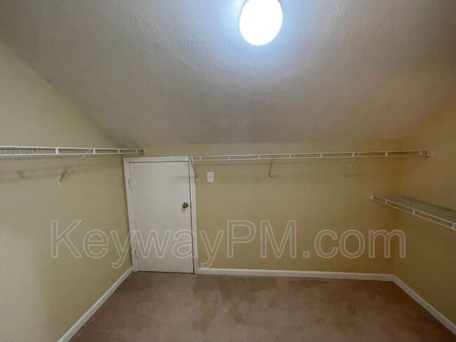 Building Photo - 1241 Roy St