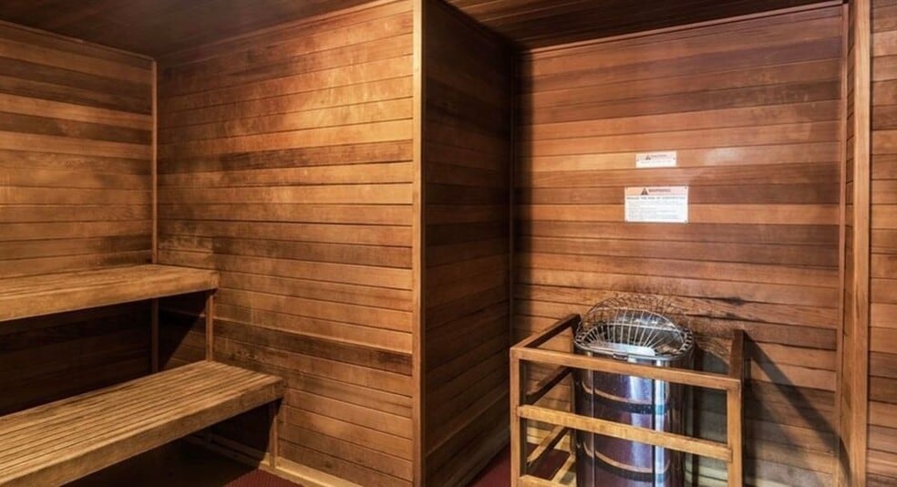 Building Photo - 388 E Ocean Blvd