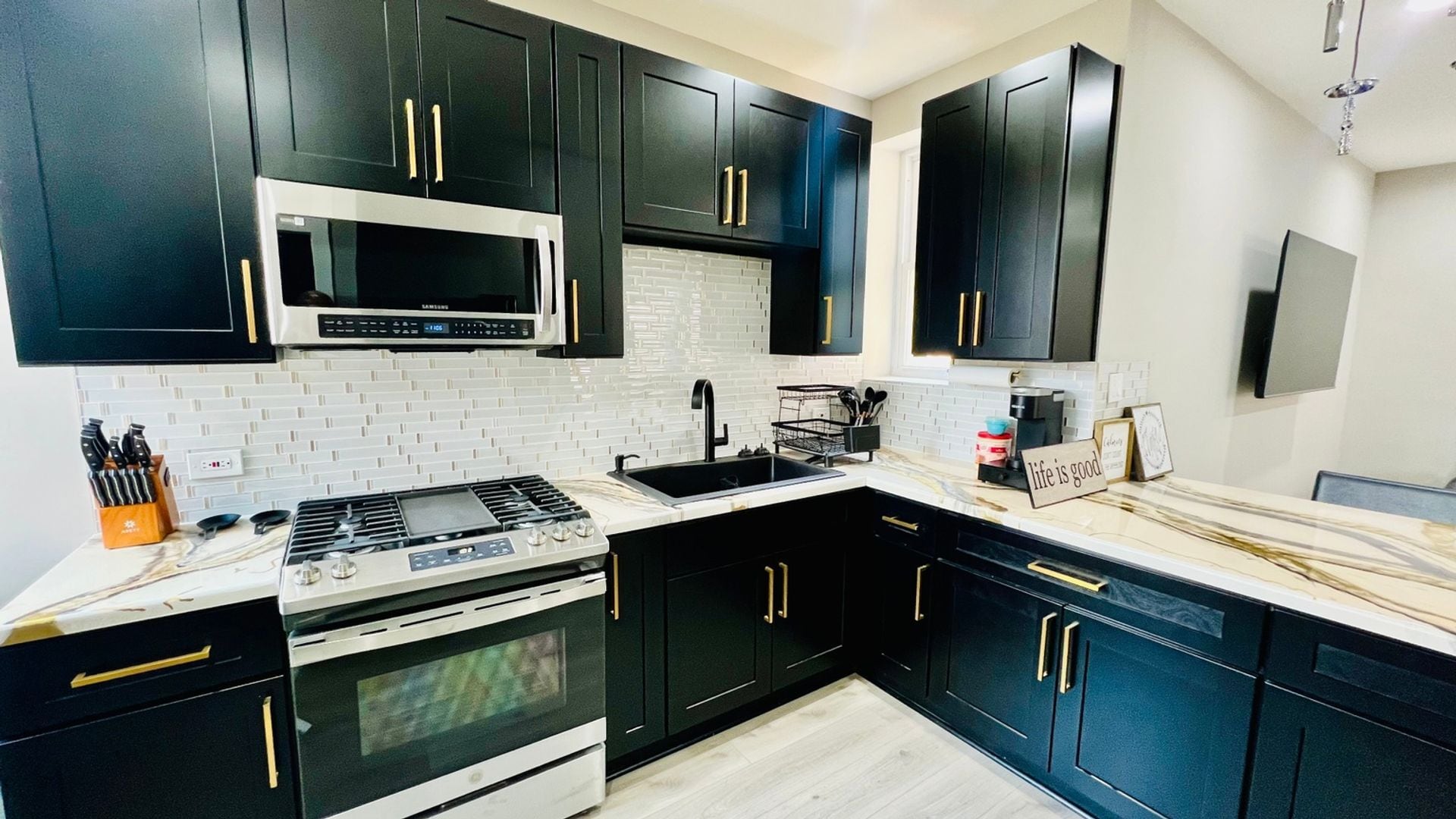 Building Photo - 1863 S Karlov Ave