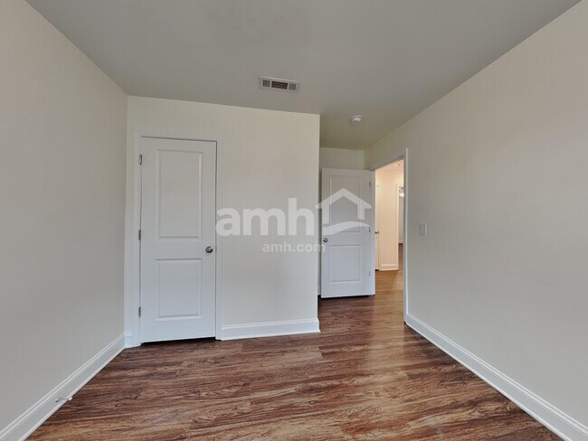 Building Photo - 3264 Brierhill Rd