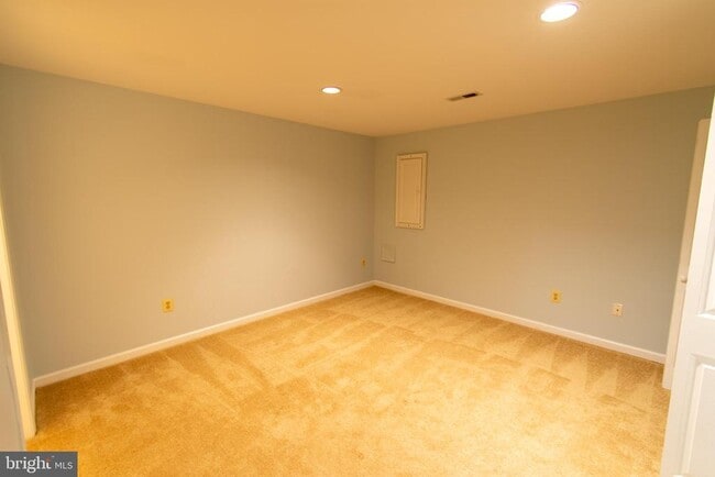 Building Photo - 11970 Thurloe Dr