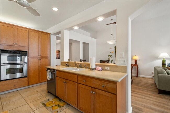 Building Photo - 67 Ahekolo St