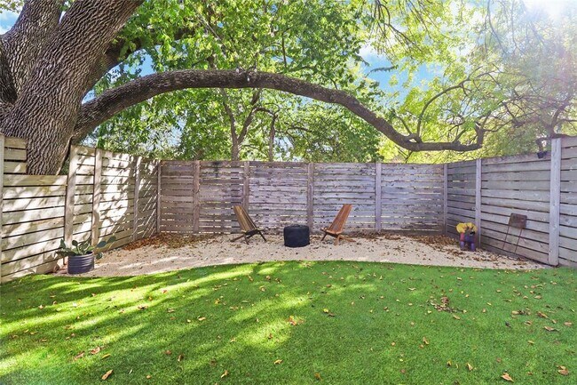 Building Photo - 2709 E 14th St