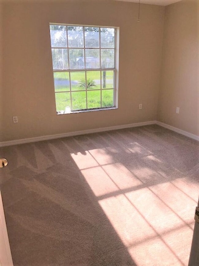 Building Photo - 3,2,2 With Great Room
