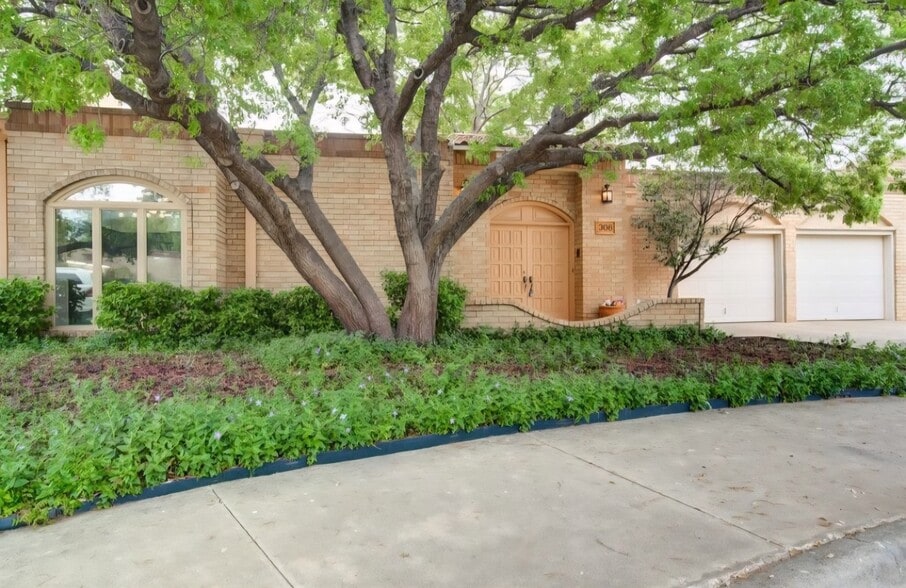 Building Photo - 306 Vale Ave