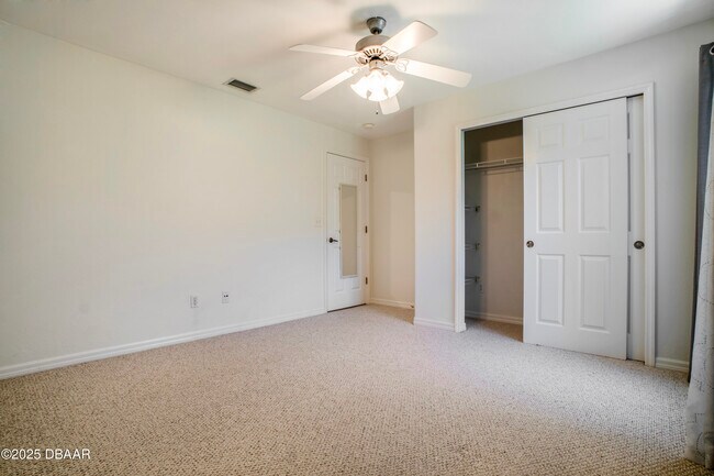 Building Photo - 6115 Sabal Point Cir