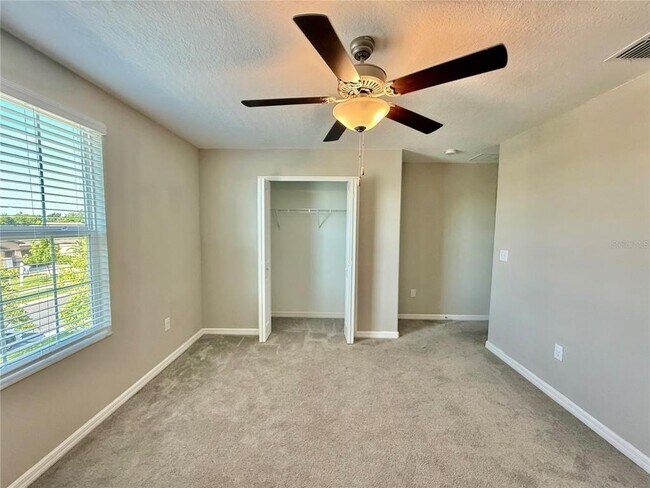 Building Photo - 10252 Shady Preserve Dr