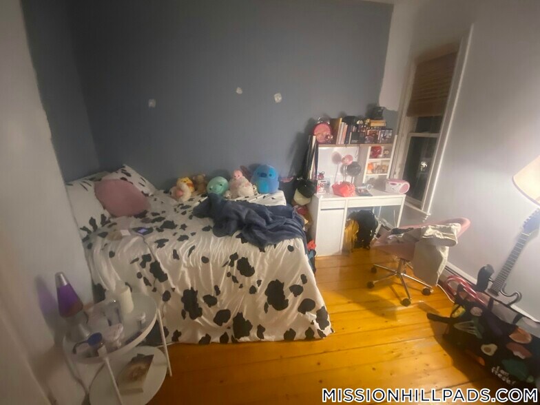 Building Photo - 44 Delle Ave