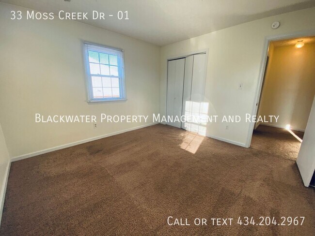 Building Photo - 33 Moss Creek Dr