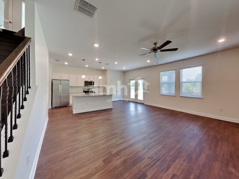 Building Photo - 27288 St Andrews Ave