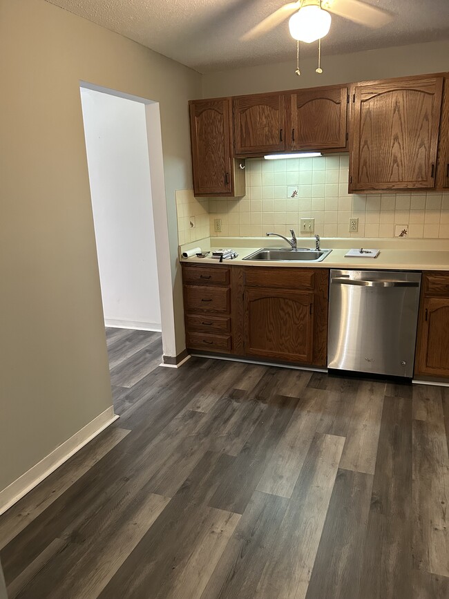 Building Photo - 379 Huse Rd