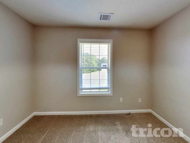 Building Photo - 82 Pinnacle Point Way