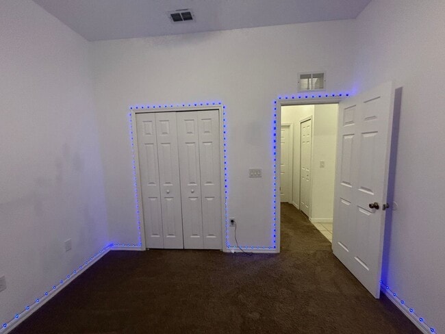 Building Photo - 15111 Hawks Shadow Dr