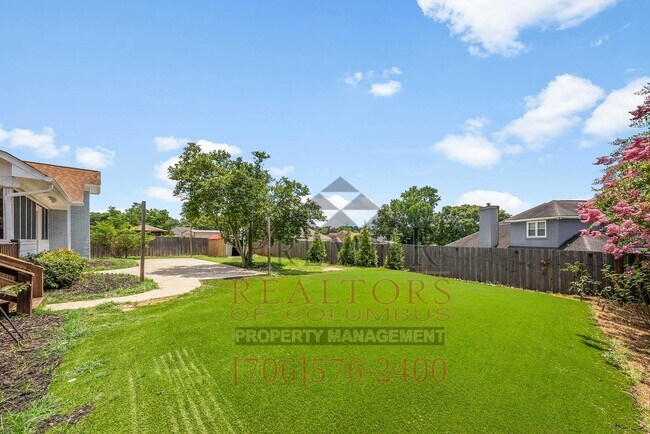 Building Photo - 5924 Big Oak Dr