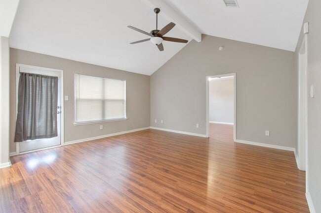 Building Photo - 16225 Summerset Estates Blvd