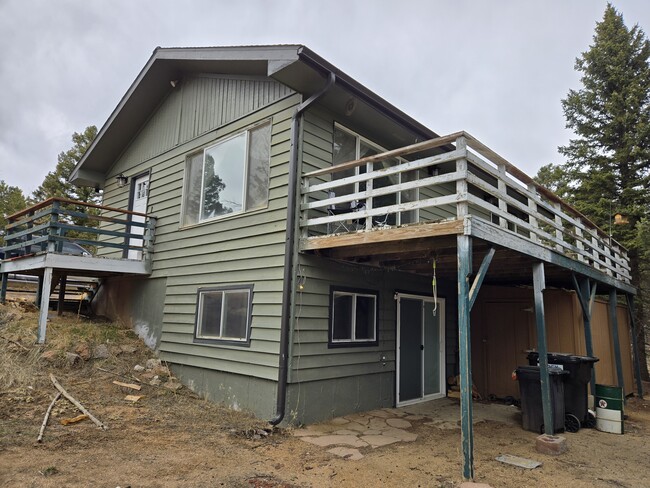 Building Photo - 137 Columbine Rd