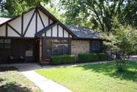 Building Photo - 112 E Denton Dr