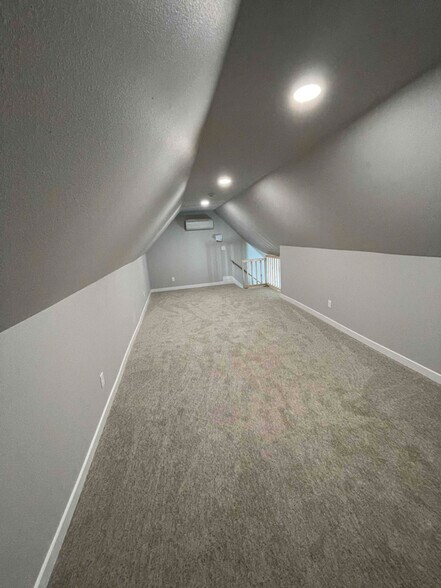 Building Photo - 4106 E L St