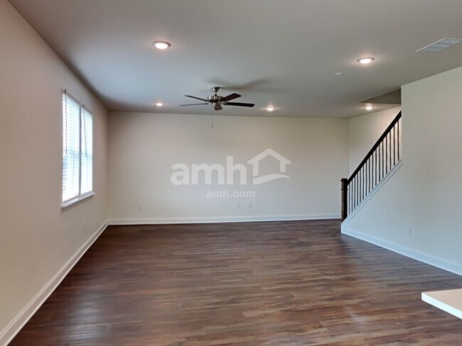 Building Photo - 129 Pecan Dr